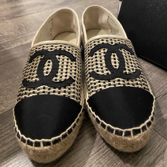 Authentic CHANEL Mesh Grosgrain CC Espadrilles size 36 - Picture 3 of 7